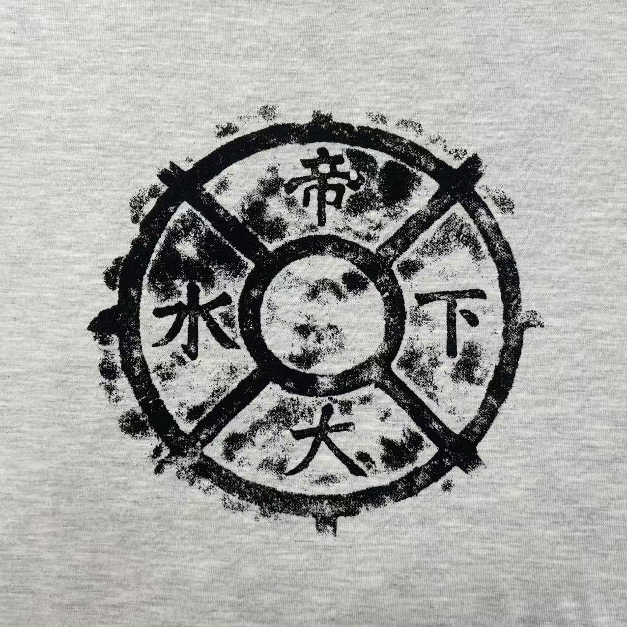 マンホール柄Tシャツ（M）