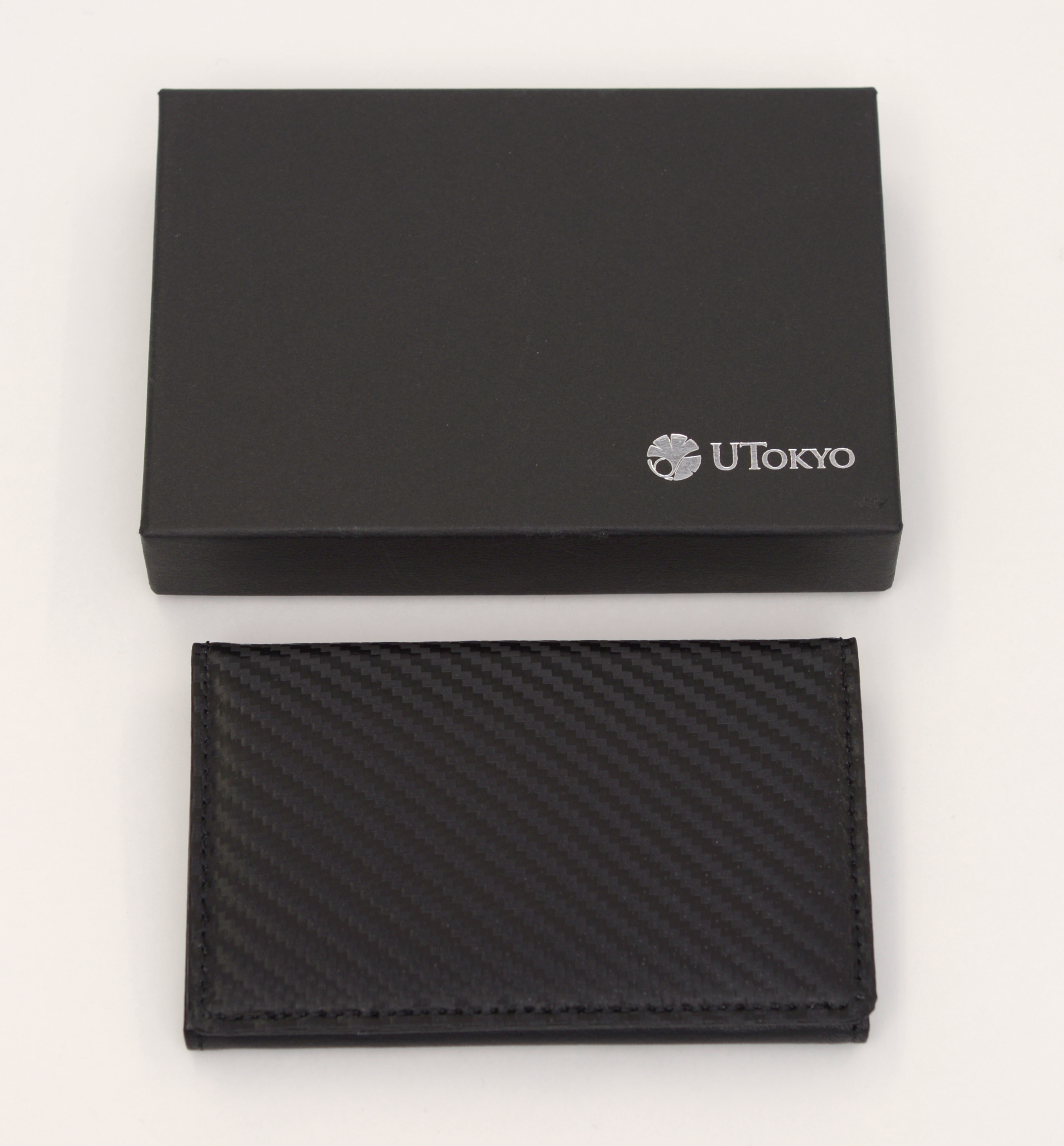 カーボンレザー名刺入れ（黒／赤）